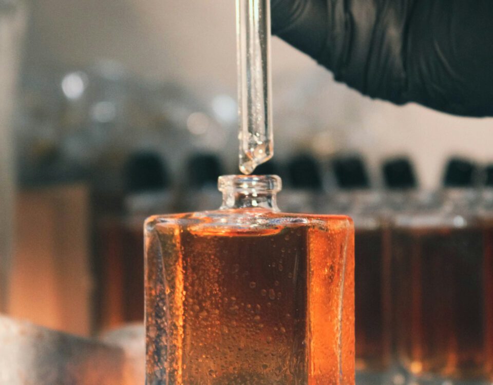 comment-creer-votre-propre-parfum-lart-de-personnaliser-une-fragrance-unique